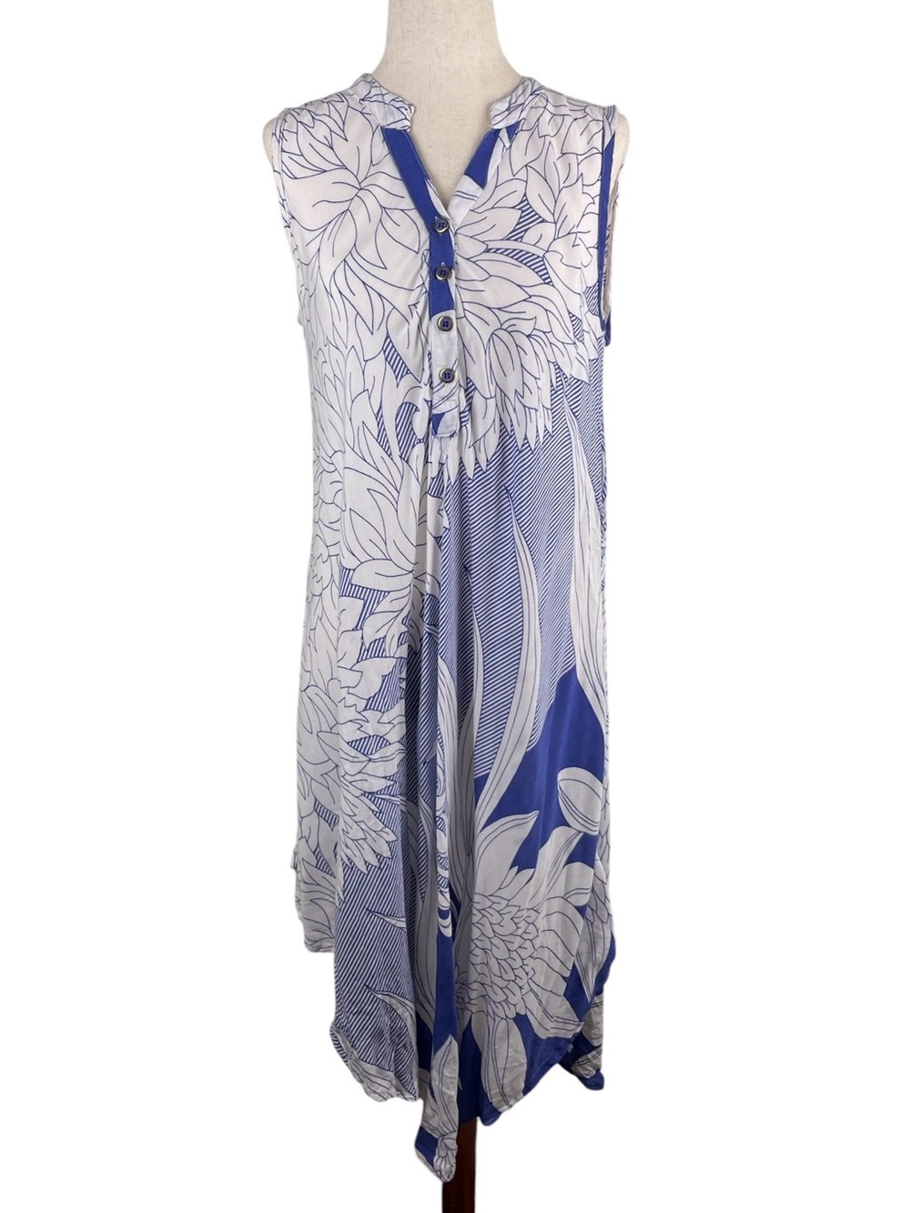 Seven Islands Women’s Blue White Floral Dress Size Small 100% Rayon Resortwear